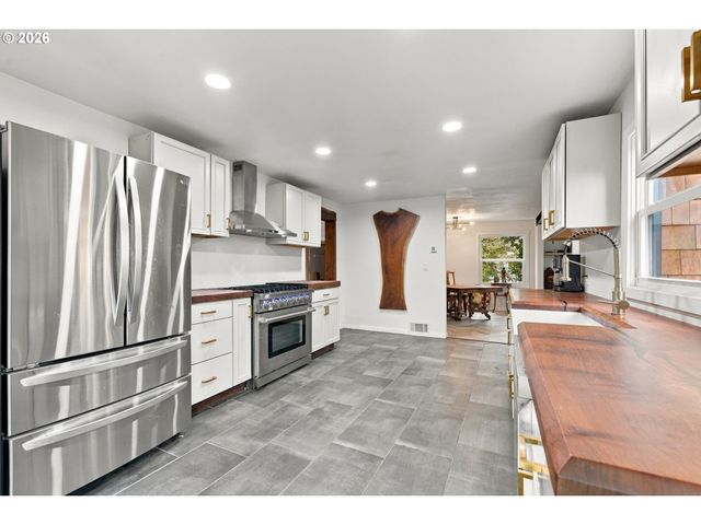 5625 Se OETKIN Rd, Milwaukie, OR 97267