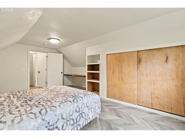 5625 Se OETKIN Rd, Milwaukie, OR 97267
