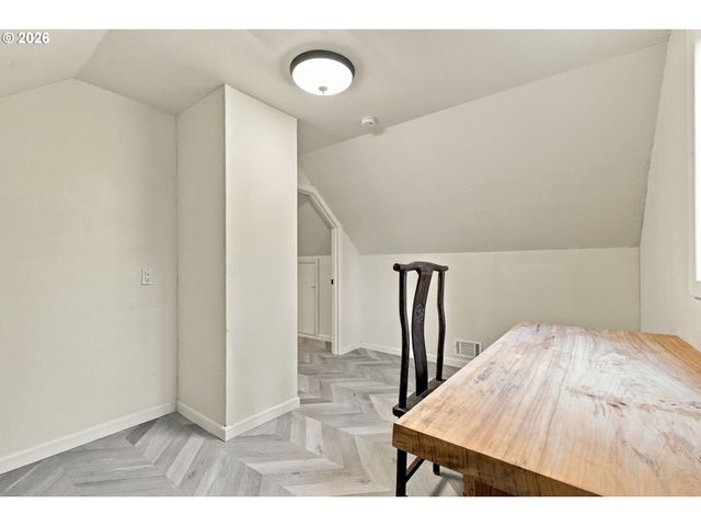 5625 Se OETKIN Rd, Milwaukie, OR 97267