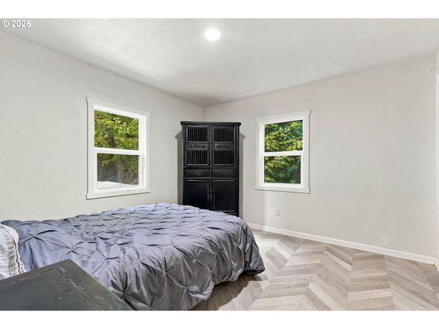5625 Se OETKIN Rd, Milwaukie, OR 97267