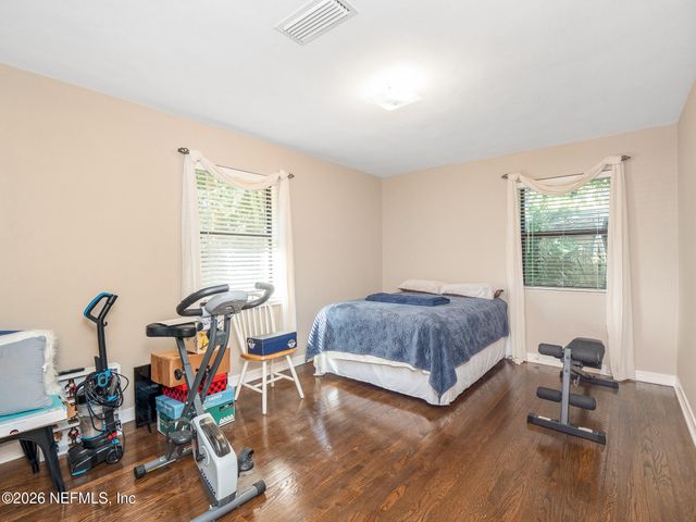 5911 HYDE PARK Circle, Jacksonville, FL 32210
