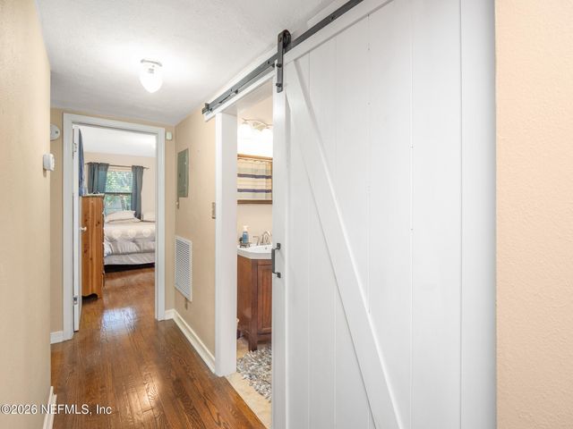 5911 HYDE PARK Circle, Jacksonville, FL 32210