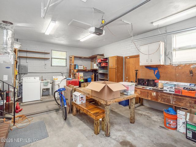 5911 HYDE PARK Circle, Jacksonville, FL 32210