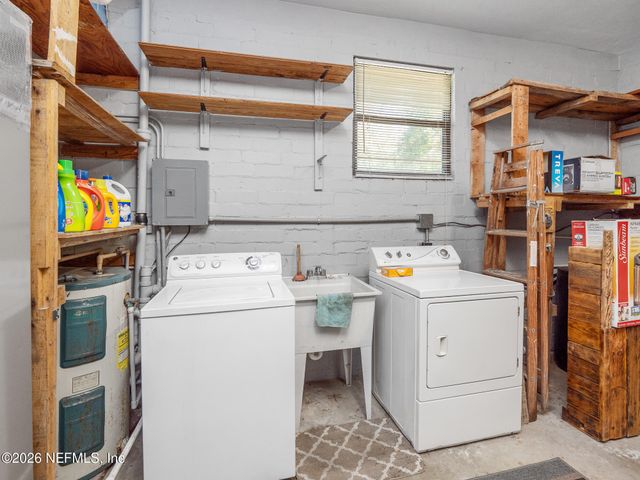 5911 HYDE PARK Circle, Jacksonville, FL 32210