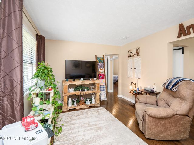 5911 HYDE PARK Circle, Jacksonville, FL 32210