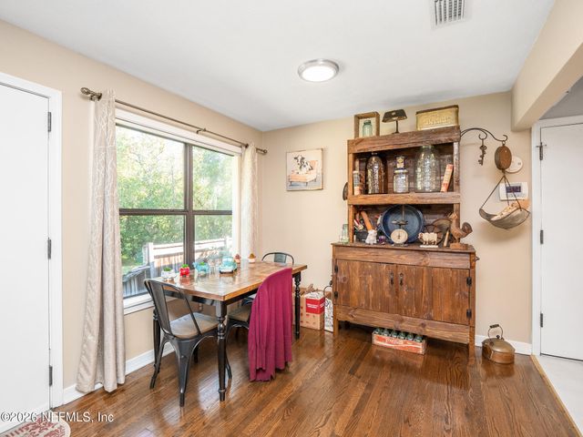 5911 HYDE PARK Circle, Jacksonville, FL 32210