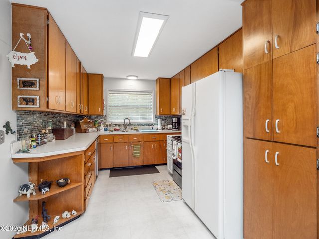 5911 HYDE PARK Circle, Jacksonville, FL 32210