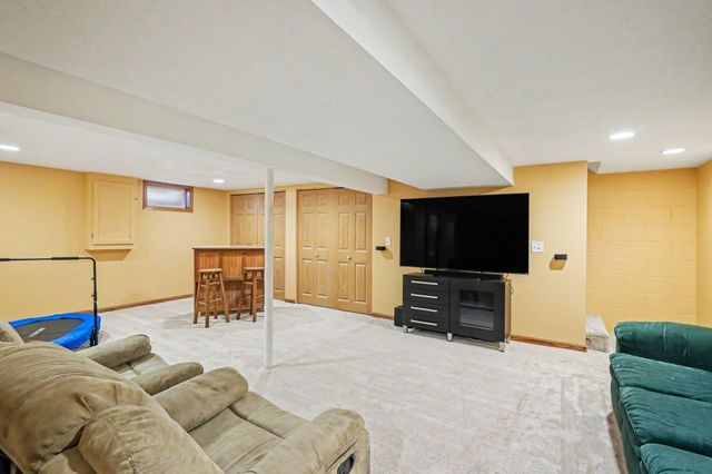 2045 Bluestone Lane, Eagan, MN 55122