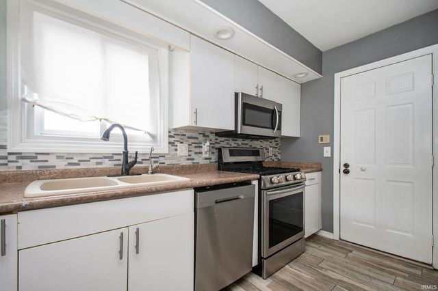 52145 Brookview Court, South Bend, IN 46637