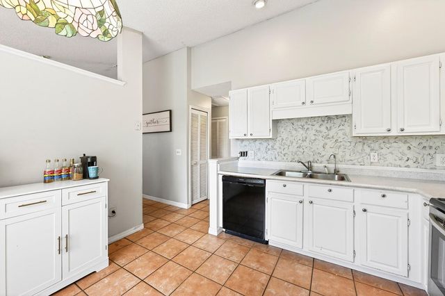 2037 GREYSTONE TRAIL, Orlando, FL 32818