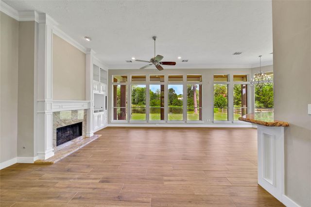 15444 Crown Oaks Drive, Montgomery, TX 77316