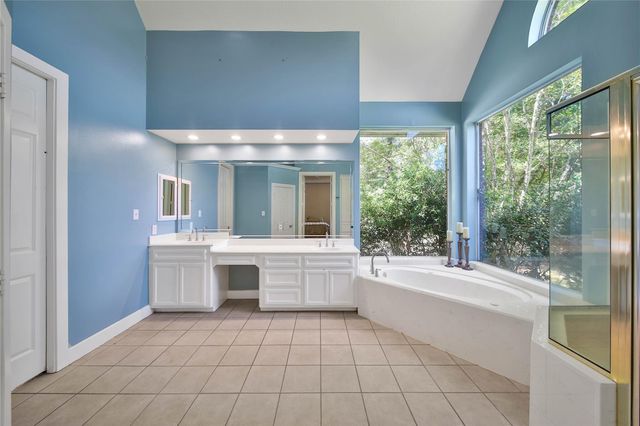 15444 Crown Oaks Drive, Montgomery, TX 77316