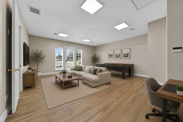 15444 Crown Oaks Drive, Montgomery, TX 77316
