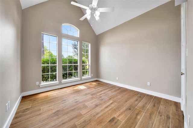 15444 Crown Oaks Drive, Montgomery, TX 77316