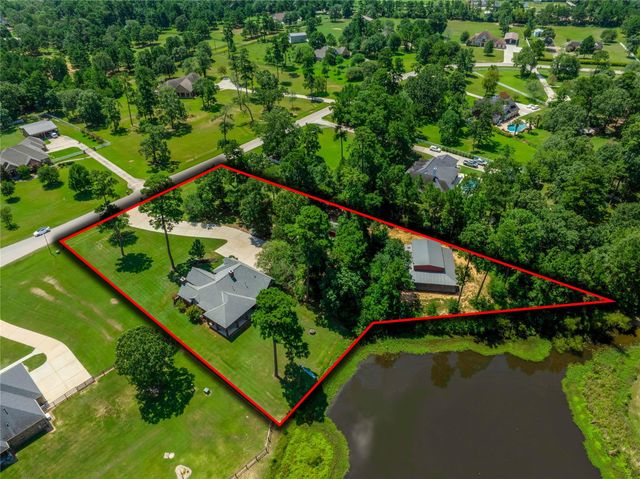 15444 Crown Oaks Drive, Montgomery, TX 77316