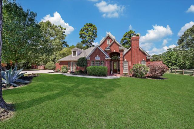 15444 Crown Oaks Drive, Montgomery, TX 77316