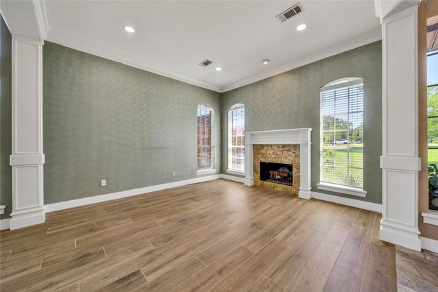 15444 Crown Oaks Drive, Montgomery, TX 77316