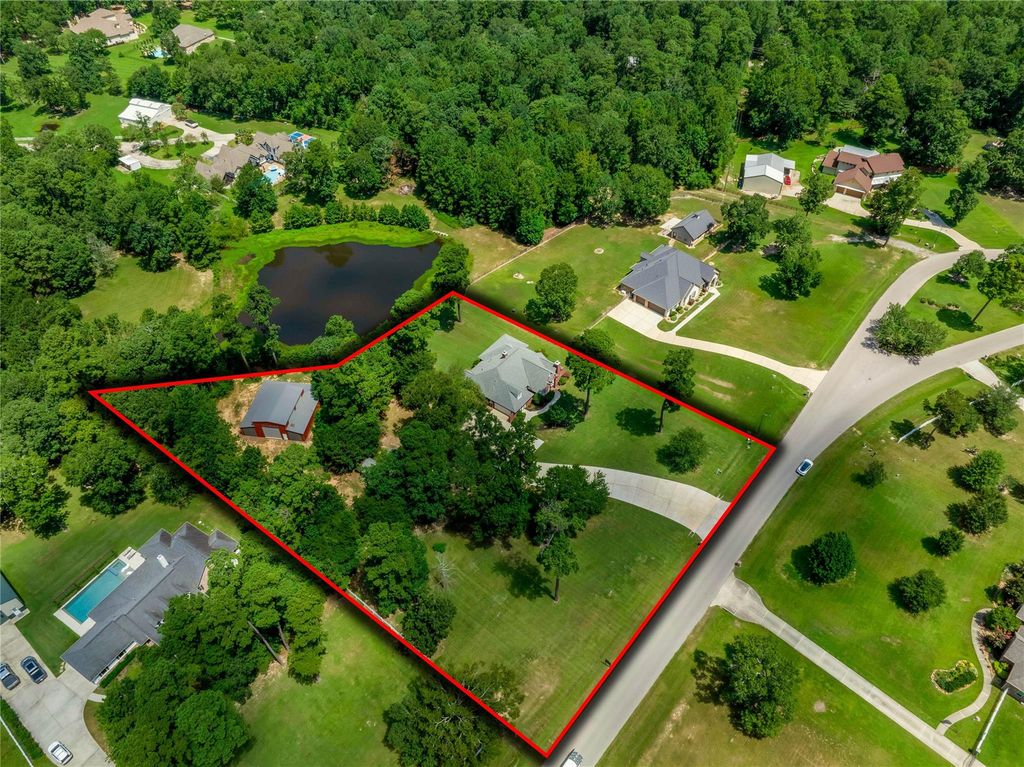 15444 Crown Oaks Drive, Montgomery, TX 77316