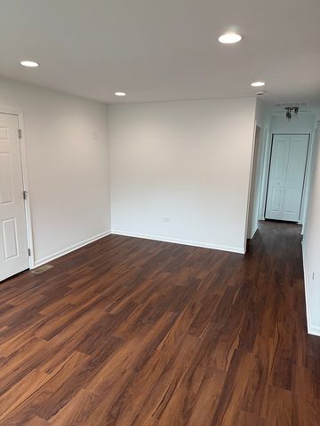 551 N Washington Avenue A, Batavia, IL 60510