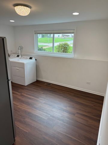 551 N Washington Avenue A, Batavia, IL 60510