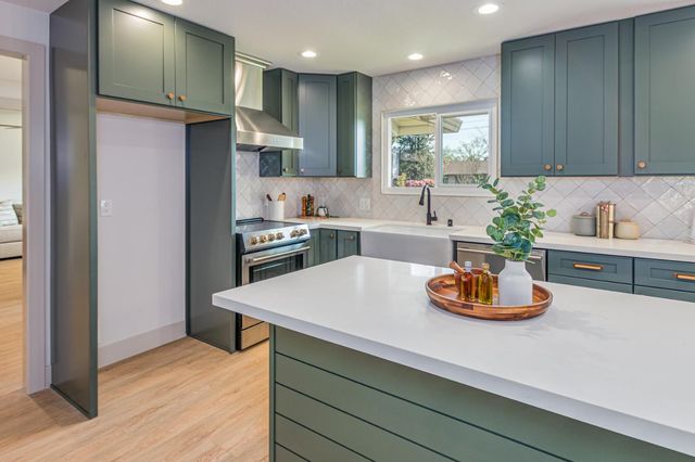 965 Jonas Ave, Sacramento, CA 95864