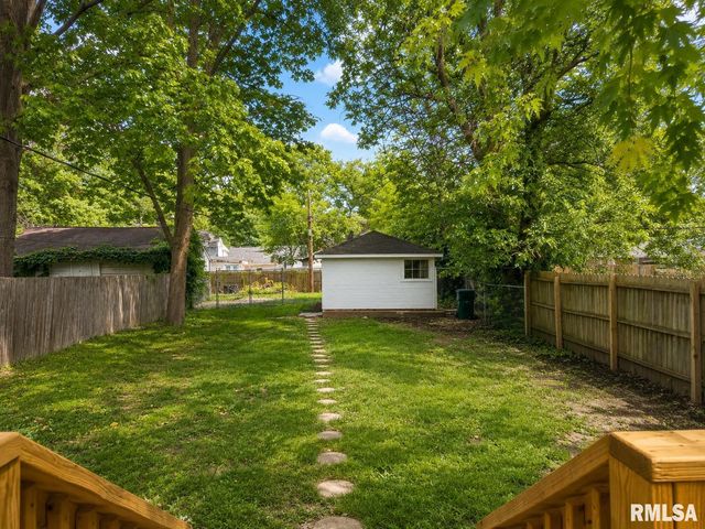 330 S STATE Street, Springfield, IL 62704