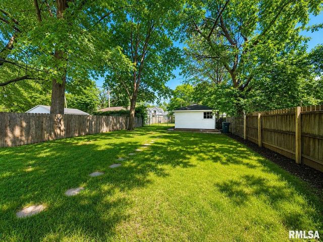 330 S STATE Street, Springfield, IL 62704