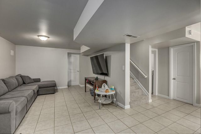 21 Woodland Avenue, Florence, KY 41042