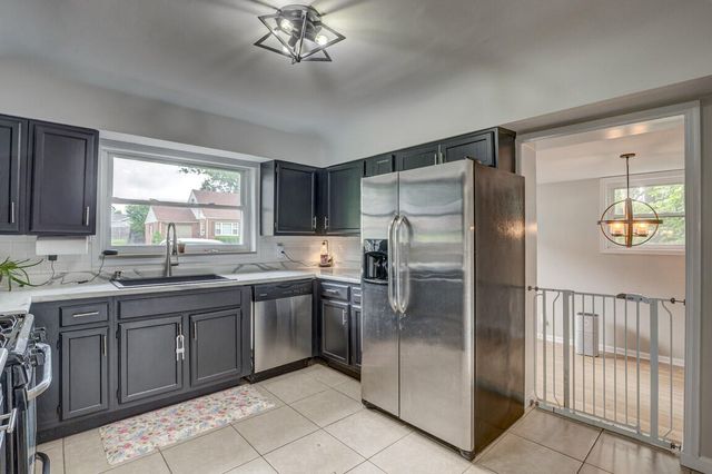 21 Woodland Avenue, Florence, KY 41042