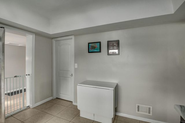 21 Woodland Avenue, Florence, KY 41042