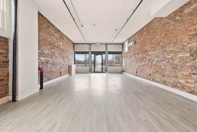 947 E Madison St, Louisville, KY 40204