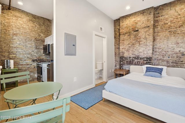 947 E Madison St, Louisville, KY 40204