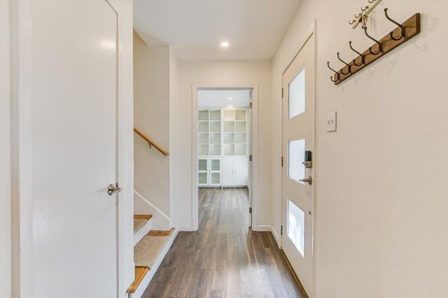 7105 Meadowood DR, Austin, TX 78723