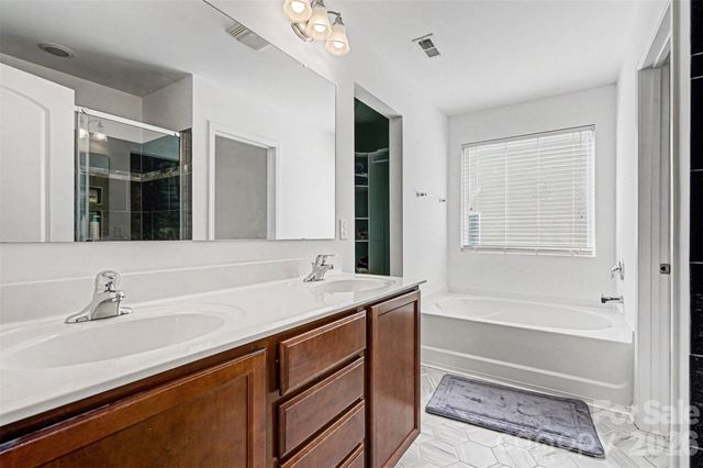 2419 Impatien Drive, Charlotte, NC 28215