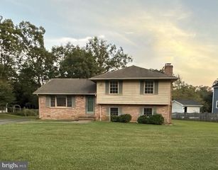 537 BUTTERNUT DR, Fredericksburg, VA 22408