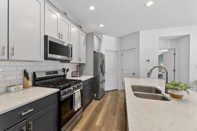 2434 Ashford Trail, Portage, MI 49024