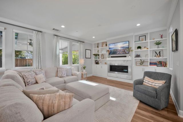 215 Calle Del Rey, Morgan Hill, CA 95037