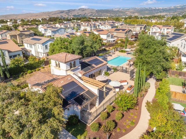215 Calle Del Rey, Morgan Hill, CA 95037