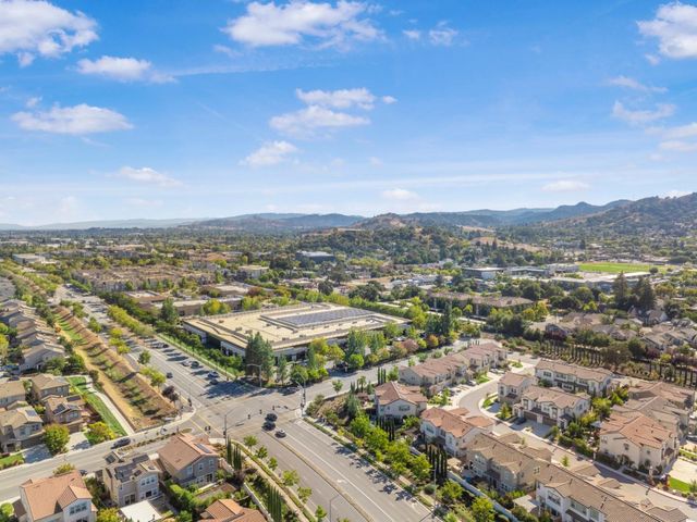 215 Calle Del Rey, Morgan Hill, CA 95037