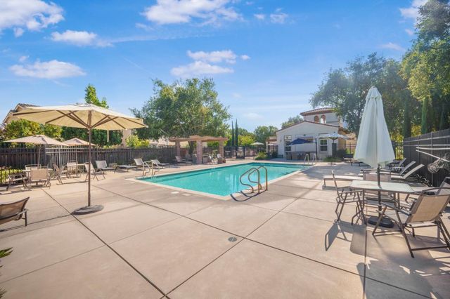 215 Calle Del Rey, Morgan Hill, CA 95037