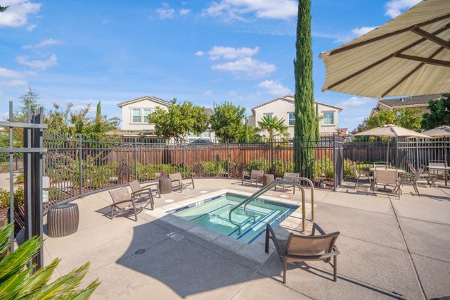 215 Calle Del Rey, Morgan Hill, CA 95037