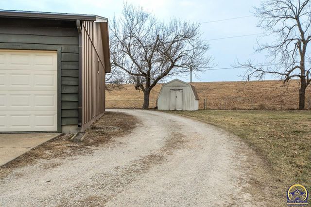 1033 SW Marge CT, Topeka, KS 66615