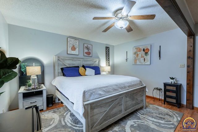 1033 SW Marge CT, Topeka, KS 66615