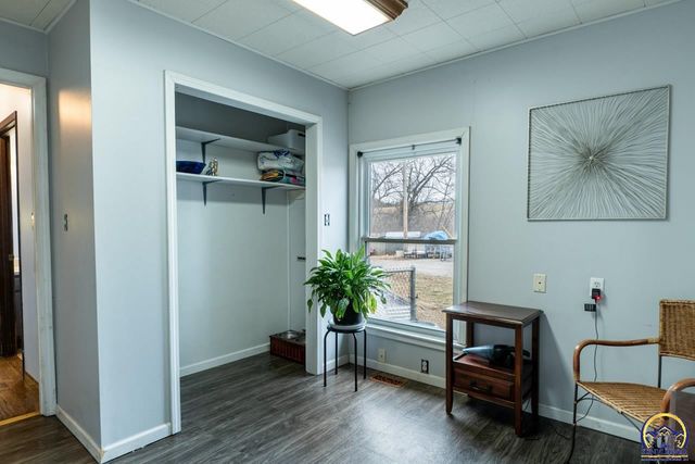 1033 SW Marge CT, Topeka, KS 66615