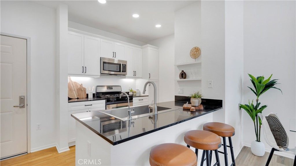 Image 1 of property listing at 1438 Scholarship, Irvine, CA 92612