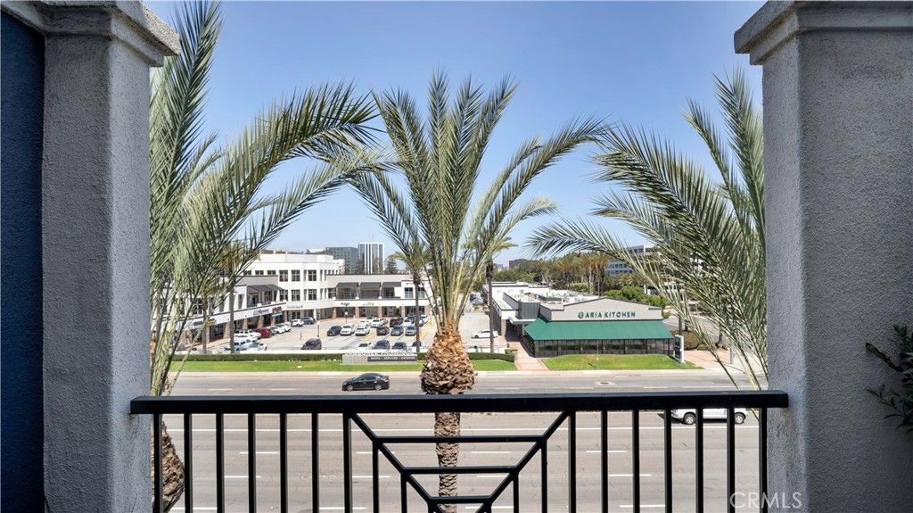 Image 21 of property listing at 1438 Scholarship, Irvine, CA 92612
