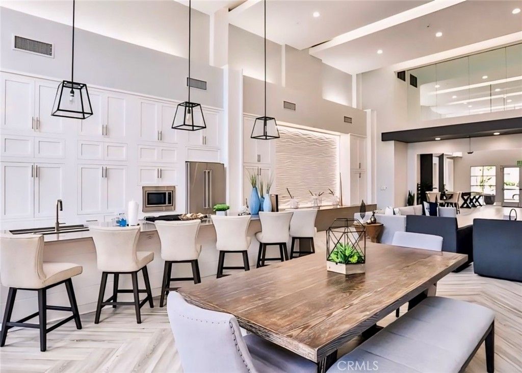 Image 25 of property listing at 1438 Scholarship, Irvine, CA 92612