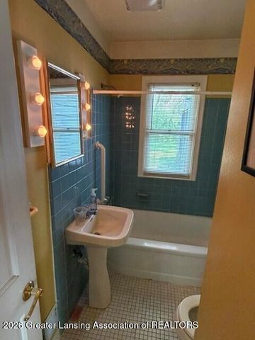 1114 Sunset Lane, East Lansing, MI 48823