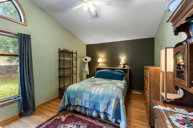 1913 Glenhaven Lane N, Brooklyn Park, MN 55443