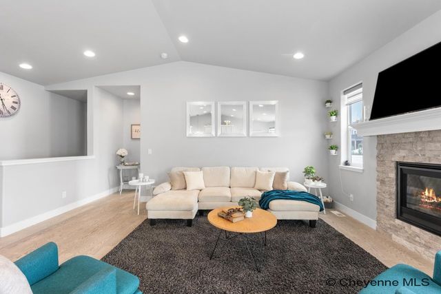 5332 CARMEL DR, Cheyenne, WY 82009